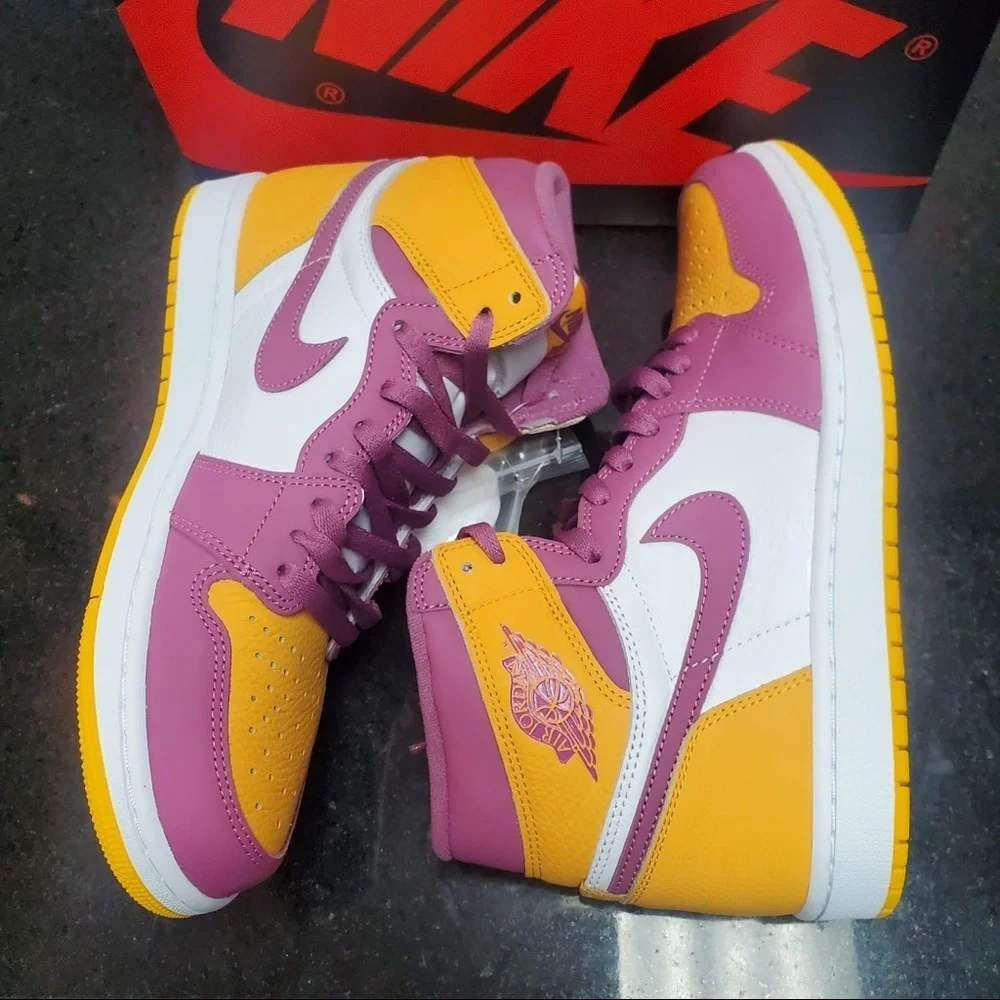 Sz 9.5 Air Jordan 1 Retro High OG 'Brotherhood'